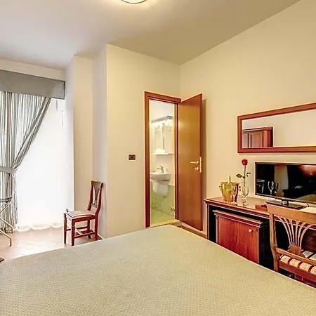 Hotel Flavio 3*
